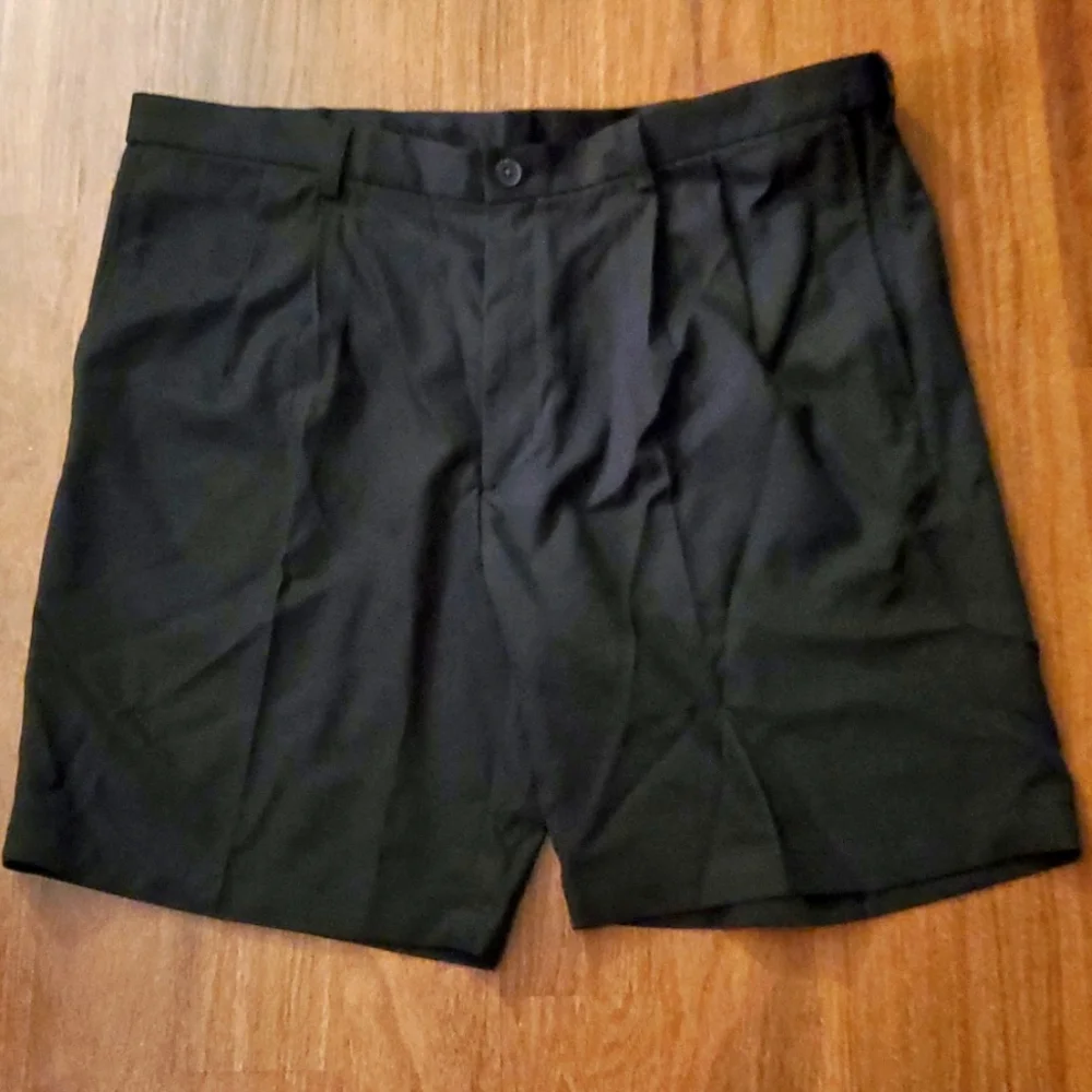 Cool 18 Pro Men's Black Golf Shorts - Size 42